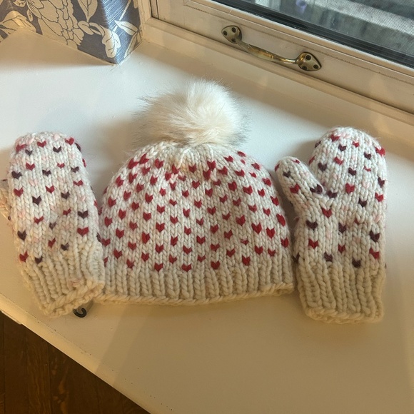 Hat & Mittens - Picture 1 of 5